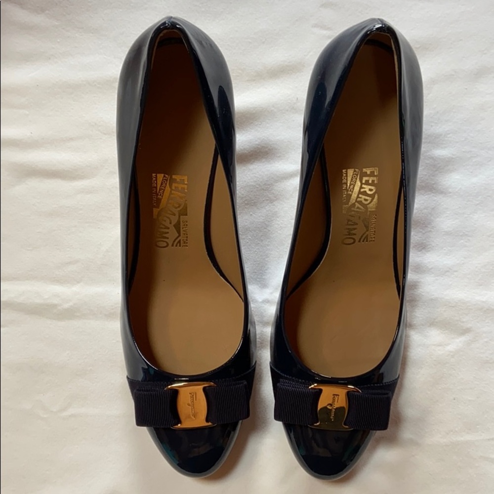 Salvatore Ferragamo Women’s Pumps Double Bow